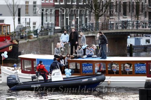 Amsterdam 1 februari 2008
Dennis v d Geest probeert aandacht te krijgen voor \