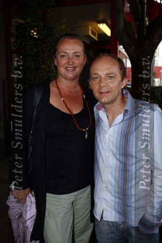 Rotterdam 26 augustus 2008
Derek Ogilvie met zijn vrouw/vriendin bij presentatie blackberry. 
Derek de babyfluiseraar