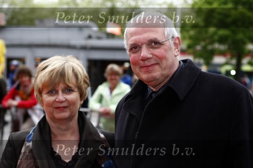 Utrecht 28 april 2009
Pieter v Vollenhoven viert zijn 70e verjaardag in het Beatrix theater in Utrecht. Dick Bakker met zijn vrouw
Peter Smulders bv