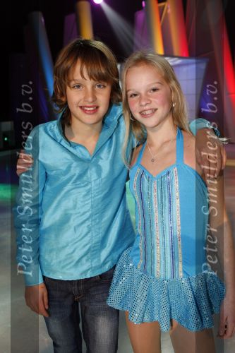 Hilversum 12 december 2007
Andre Hazes jr Didier Froger Christiaan Bauer Ghilaine Starreveld Nicky Vergeer en Sherilyn doen mee aan kinderen dansen op het ijs.