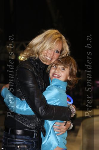 Hilversum 12 december 2007
Andre Hazes jr Didier Froger Christiaan Bauer Ghilaine Starreveld Nicky Vergeer en Sherilyn doen mee aan kinderen dansen op het ijs. Natasja en Didier Froger