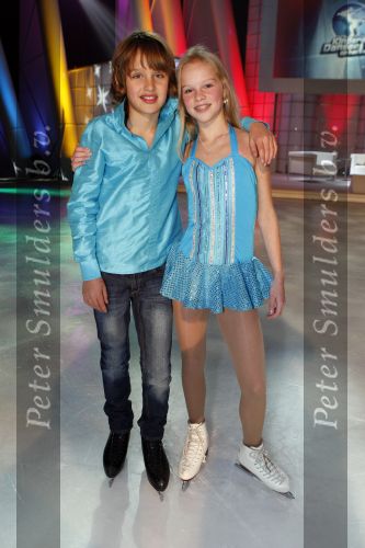 Hilversum 12 december 2007
Andre Hazes jr Didier Froger Christiaan Bauer Ghilaine Starreveld Nicky Vergeer en Sherilyn doen mee aan kinderen dansen op het ijs.