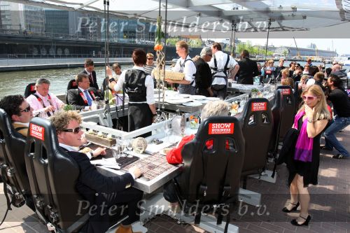 Amsterdam, 6 Mei 2008 Dinner in the Sky
Eten met BN-ers op 40 meter hoogte bij het IJ
Foto Peter Smulders BV
