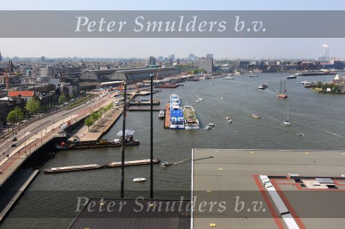 Amsterdam, 6 Mei 2008 Dinner in the Sky
Eten met BN-ers op 40 meter hoogte bij het IJ
Foto Peter Smulders BV