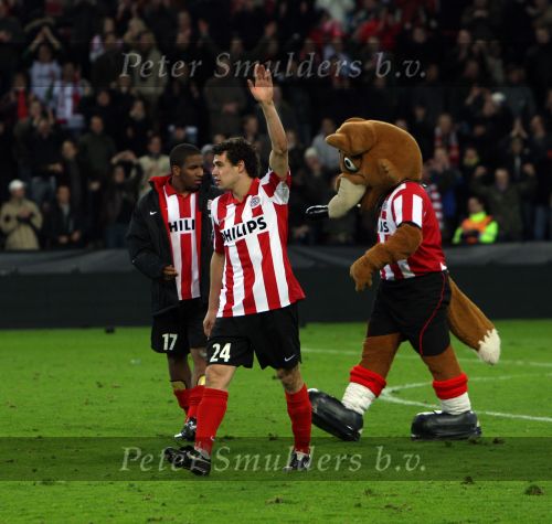 Eindhoven, 12 Maart 2008
UEFA 1/8 finale PSV-Tottenham Hotspur FC, eindstand 0-1
PSV wint na verlenging en straschoppen met 6-5 en gaat door naar de 1/4 Finale
Dirk Marcellis met Phoxy en Jefferson Farfan