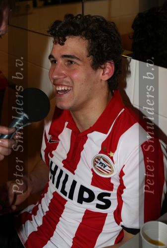 Arnhem, 20 April 2008 Kompetitiewedstrijd Vitesse-PSV, eindstand 0-1 Seizoen 2007/2008
PSV Landskampioen
Dirk Marcellis
