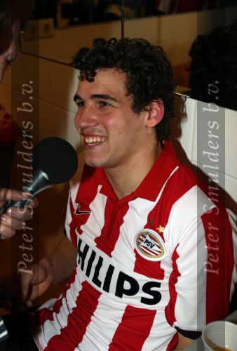 Arnhem, 20 April 2008 Kompetitiewedstrijd Vitesse-PSV, eindstand 0-1 Seizoen 2007/2008
PSV Landskampioen
Dirk Marcellis