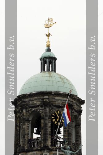 Amsterdam 4 mei 2009
Dodenherdenking op de dam met oa aanwezig Koningin Beatrix Prins Willem Alexander en prinses maxima. vlag halfstok op het paleis op de dam
Peter Smulders bv