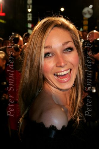 Amsterdam 8 november 2004
Premiere Bridget Jones  in tuschinski.
Do zangeres met een vriend
Dominique v Hulst