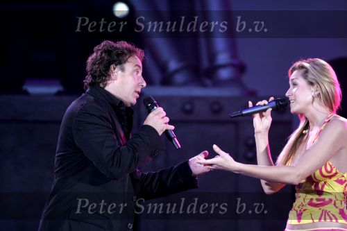 Rotterdam 10 juni 2004
Marco Borsato in de kuip. Do zangeres met Marco
Dominique v Hulst