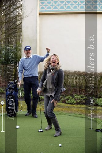 Kaatsheuvel 29 maart 2009
15 jarig bestaan van Princess in de efteling. Dorien en Els Ouborg aan het golfen bij Rolf Muntz
Peter Smulders bv