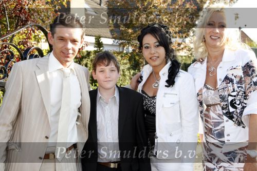 Fijnaart Willemstad 9 mei 2008
Trouwen Frans Bauer en Mariska. Christian Jan en Frans Jr zijn natuurlijk erbij.
Peter Smulders bv