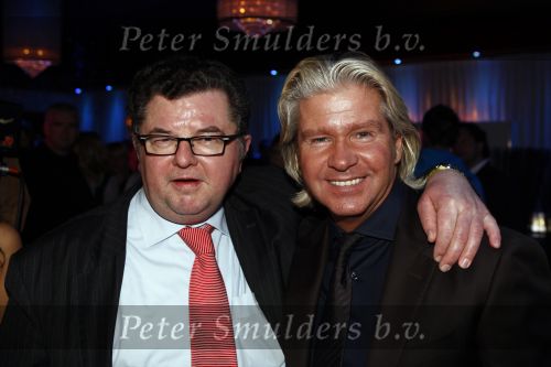 Uitgeest 16 januari 2008
Nieuwjaarsreceptie henk geels in bob\'s saloon. Dries Roelvink met manager Andre v  Commenee