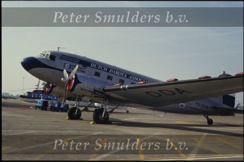 Dutch Dakota vliegtuig 1987 op Schiphol Oost