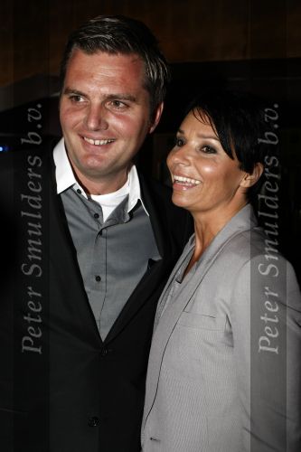 Amsterdam 19 maart 2008
Presentatie lingerie lijn van Yolanthe Cabau v Kasbergen in de escape. Dyanne Beekman met vriend
Peter Smulders bv