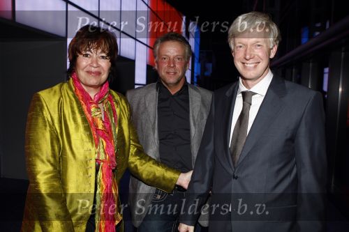 Amsterdam 3 april 2008
Openingsfeest van de politieke partij trots op NL van Rita Verdonk in de passengers terminal. Liesbeth zesde zintuig met Ed Sinke
Peter Smulders bv