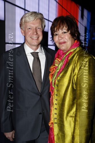 Amsterdam 3 april 2008
Openingsfeest van de politieke partij trots op NL van Rita Verdonk in de passengers terminal. Liesbeth zesde zintuig met Ed Sinke
Peter Smulders bv
