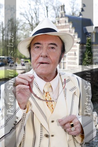Heeswijk 10 april 2009
Eddy Wally bij het het huwelijk van John de Bever en Kees Stevens.
Peter Smulders bv