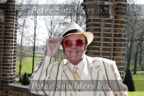 Heeswijk 10 april 2009
Eddy Wally bij het het huwelijk van John de Bever en Kees Stevens.
Peter Smulders bv