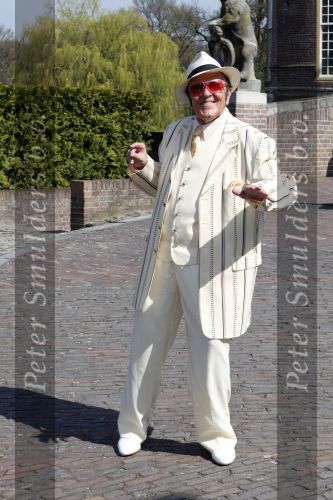Heeswijk 10 april 2009
Eddy Wally bij het het huwelijk van John de Bever en Kees Stevens.
Peter Smulders bv