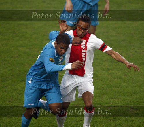 Amsterdam, 30 Januari 2008 Kompetitiewedstrijd AJAX-PSV, eindstand 0-2
Seizoen 2007/2008
Edgar Davids in duel met Jefferson Farfan