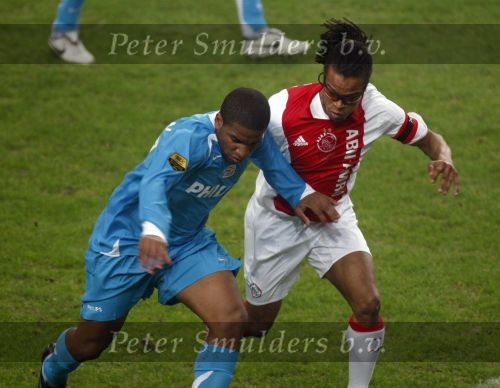 Amsterdam, 30 Januari 2008 Kompetitiewedstrijd AJAX-PSV, eindstand 0-2
Seizoen 2007/2008
Edgar Davids in duel met Jefferson Farfan
