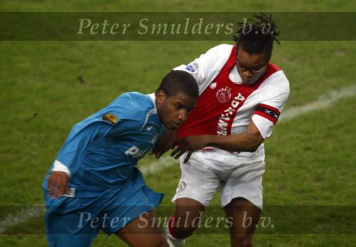 Amsterdam, 30 Januari 2008 Kompetitiewedstrijd AJAX-PSV, eindstand 0-2
Seizoen 2007/2008
Edgar Davids in duel met Jefferson Farfan