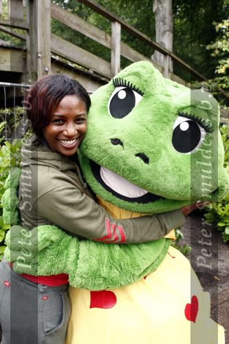 Wassenaar 9 juni 2008
Premiere Sittah in pretpark Duinrell. Edsilia Rombley met familie