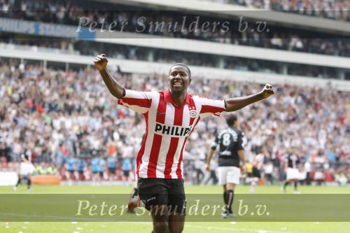 Eindhoven, 23 September 2007 Seizoen 2007/2008 Kompetitewedstrijd PSV-Feyenoord, eindstand 4-0
Edison Mendez is blij met zijn doelpunt (2-0)