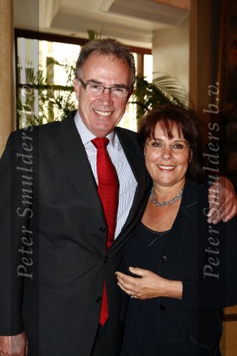 Noordwijk 17 mei 2009
Feest Astrid Engels bij de hotels van Oranje. Edvard Niessing met vriendin
Peter Smulders bv