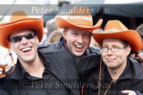 Amsterdam 30 april 2008
Radio 538 op het museumplein tijdens koninginnedag. Rick Romijn met Edwin Evers en ...
Peter Smulders bv