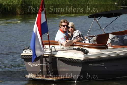 Nigtevecht, 24 Mei 2009
Edwin Smulders met zijn zwangere vrouw Anouk Smulders in hun sloep varend over de Vecht richting Muiden