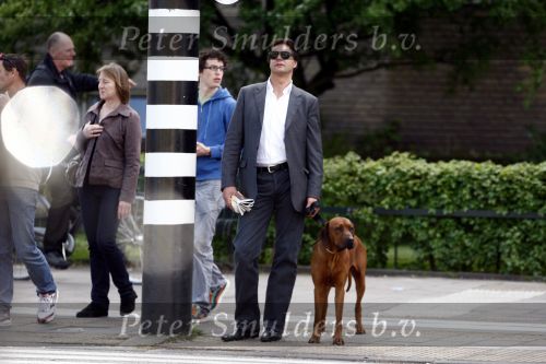 Amsterdam 22 april 2009
Edwin de Roy van Zuidewijn met zijn hond aan het wandelen en op terras bij Wildschut.
Peter Smulders bv