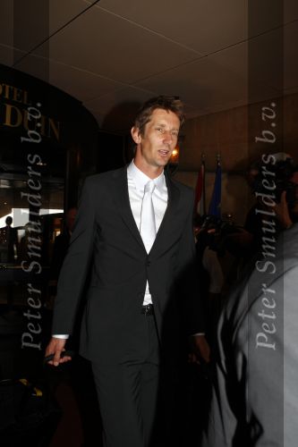 Noordwijk 3 juni 2008
Het Nederlands elftal vertrekt vanaf hotel huis ter Duin naar Schiphol voor het EK voetbal in Zwitserland en Oostenrijk. 
Edwin v d Sar