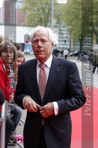 Utrecht 28 april 2009
Pieter v Vollenhoven viert zijn 70e verjaardag in het Beatrix theater in Utrecht. Eef Brouwer
Peter Smulders bv