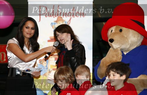 Utrecht 10 maart 2009
Prinses Laurentien bij presentatie boek beertje Paddington in het spoorwegmuseum in Utrecht.Elize en Kim v Kooten
Peter Smulders bv