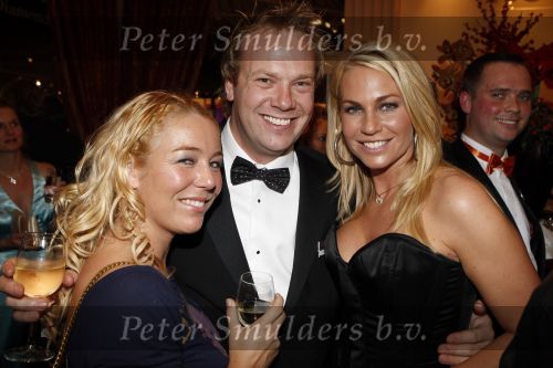 Amsterdam 6 december 2007
Miljonairsfair 2007 in de rai te amsterdam. Vip avond. Ellemieke Vermolen met broer en Margje Teeuwen
