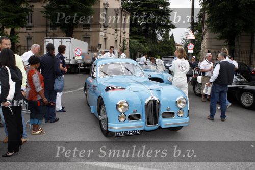 Brescia 15 mei 2008
Start van de Mille Miglia in Brescia. State of art rijdt met 2 porsches mee. Engelbert Kersten