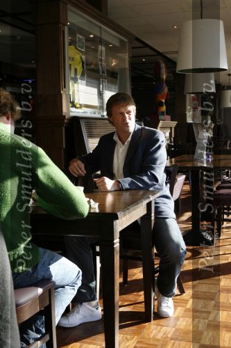 Eindhoven, 30 Oktober 2007
Erwin Koeman tijdens een intervieuw in het PSV stadion in Cafe/Restaurant \