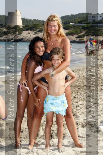 Ibiza 2 juli 2008
Estelle Gullit op vakantie met Joelle Gullit en Maxim Gullit