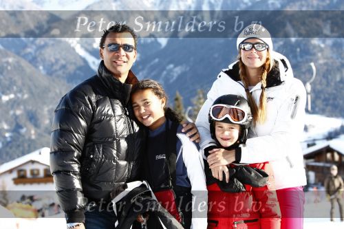 Fiss 15 februari 2009
Ruud en Estelle Gullit met hun kinderen Joelle en Maxim op ski vakantie in Fiss.
Peter Smulders bv