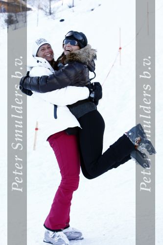 Fiss 15 februari 2009
Ruud en Estelle Gullit met hun kinderen Joelle en Maxim op ski vakantie in Fiss. Estelle Gullit met Leontine Borsato
Peter Smulders bv