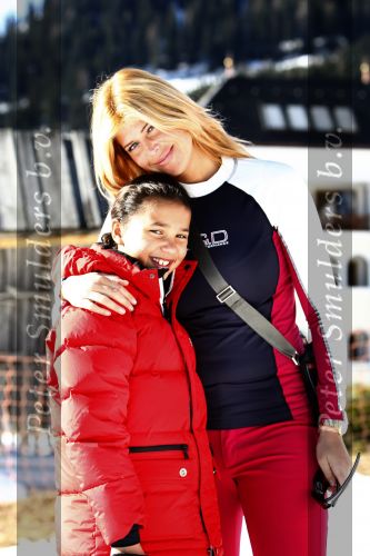Fiss 28 februari 2008
Estelle Gullit en Joelle en Maxim op wintersport/ skivakantie in Fiss. Ruud is er niet bijn vanwege trainingskamp LA Galaxy waar hij trainer is.
Peter Smulders bv
