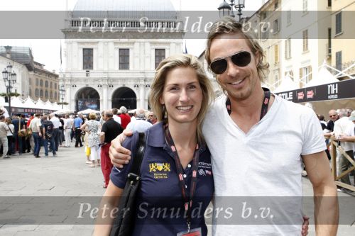 Brescia 15 mei 2008
Start van de Mille Miglia in Brescia. State of art rijdt met 2 porsches mee. 
Chris Zegers en Evelyne Westerman
