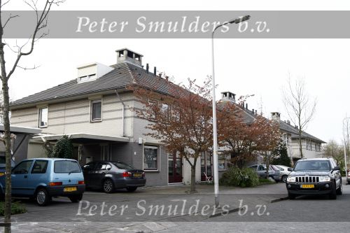 Diemen 18 april 2008
Fajah Lourens komt aan bij haar huis in Diemn.
Peter Smulders bv