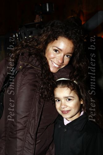 Amsterdam 25 januari 2009
Premiere de dappere muis in Tuschinski. Fajah Lourens met dochter
Peter Smulders bv