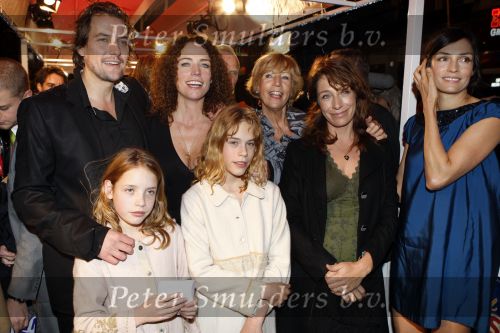 Amsterdam 5 november 2007
Premiere Hans Klok , see you in Vegas in Tuschinski. Famke Janssen met kinderen van haar zus Antoinette Beumer