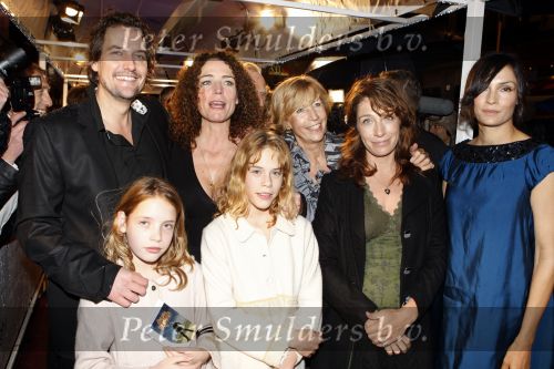 Amsterdam 5 november 2007
Premiere Hans Klok , see you in Vegas in Tuschinski. Famke Janssen met kinderen van haar zus Antoinette Beumer