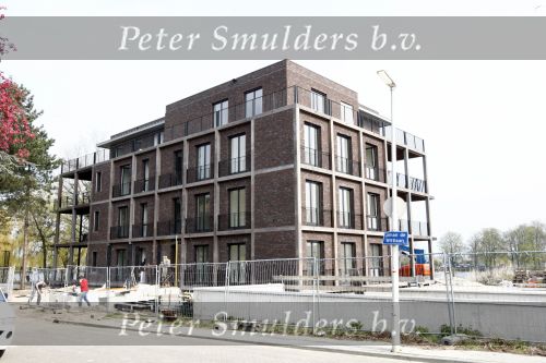 Rotterdam 11 april 2008
Nieuwe huis Fatima de Moreiro Melo en Raymond Sluiter.. Het penthouse ligt aan het water.