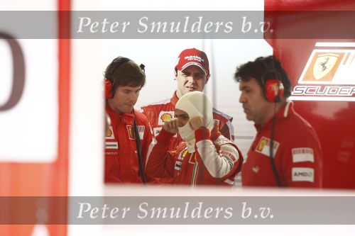 Barcelona 11 maart 2009
Test dag voor de formule 1 teams op het circuit van Barcelona. Felipe Massa voor Ferrari
Peter Smulders bv